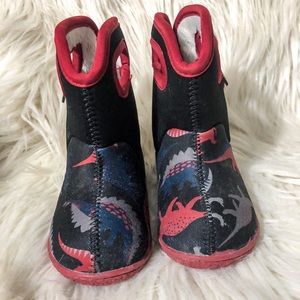 Bogs Dinosaur Print size 5 toddler